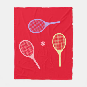 Pastel Tennis Rackets mit Tennisball auf Rot Fleecedecke