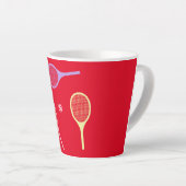 Pastel Tennis Rackets mit Tennisball auf Rot Milchtasse (Rechte Ecke)