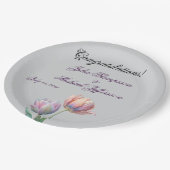 Pastel Tulip Wedding Suite Elegante Typografie Pappteller (Schrägansicht)