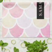 Pastel Watercolor Mermaid-Skalenmuster mit Namen Geschirrtuch (Gefaltet)