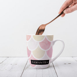 Pastel Watercolor Mermaid-Skalenmuster mit Namen Milchtasse