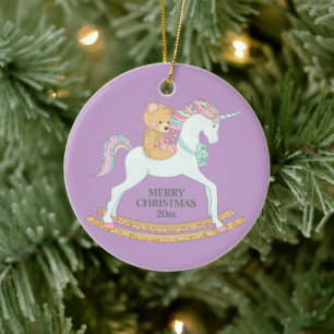 Pastel-Weihnachts-Einhorn-Schaukelpferd auf Lila Keramik Ornament