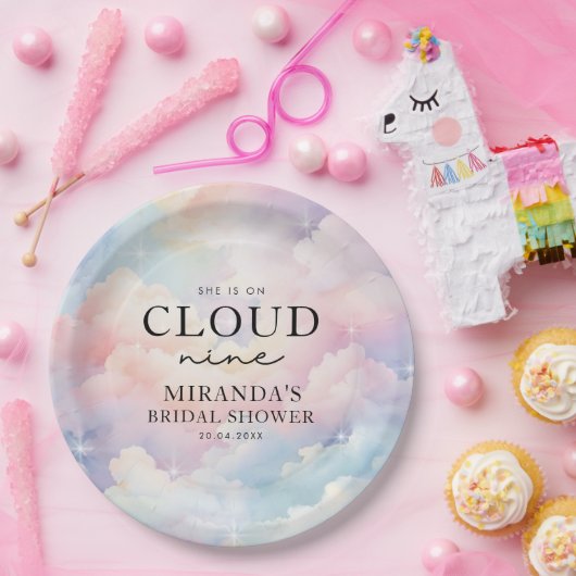 Pastel Wolken Sie ist auf Cloud Nine Brautparty Pappteller (Party)