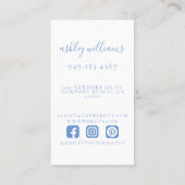 Pastelblaues Monogramm Berufliches florales Wappen Visitenkarte (Rückseite)