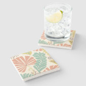 Pastelblumenreben und Blätter auf Cremeuntergrund Steinuntersetzer (Seitenansicht)