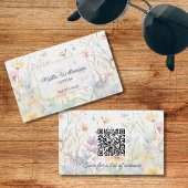 Pastelfarbene Wildblumen mit QR-Code Visitenkarte