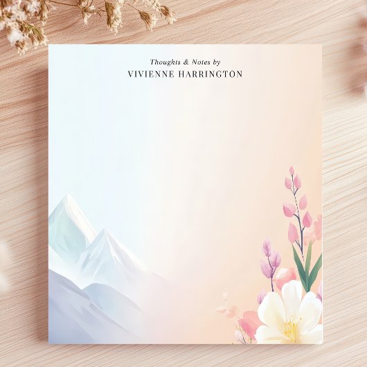 Pastelgebirge Blumenlandschaft Personalisierter Na Notizblock