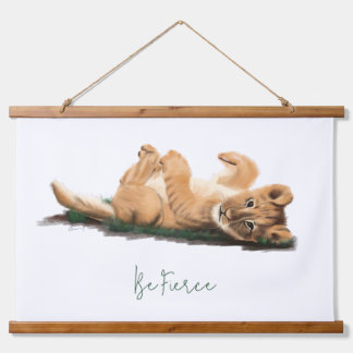 Pastell Baby Lion Cub Soft Wildlife Art Print Wandteppich Mit Holzrahmen