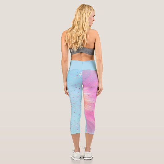 Pastell Dreams Hoch über dem Meer Capri Leggings (Rückseite)