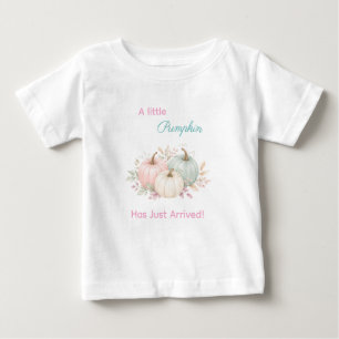 Pastell Ein Kleiner Kürbis Ist Auf Dem Weg Baby Sh T-shirt