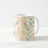 Pastell florales Pink & Blau auf hellgelb Kaffeetasse (VorderseiteRechts)