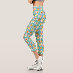 Pastell-Frangipani-Plumeria-Blüten auf Türkis Capri Leggings