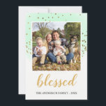 Pastell Green Gold Glitzer Weihnachten<br><div class="desc">Selig Christlich Pastel Watercolor und Gold Glitzer Confetti Religious Weihnachtsfotokarte. Foto und Familienname können auf dieser niedlichen Aquarell und funkelnd Glitzer Weihnachtskarte aktualisiert und angepasst werden. Bitte kontaktieren Sie den Designer,  um passende Artikel zu erhalten.</div>