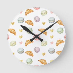 Pastell-Macarons und Croissants nahtloses Muster Runde Wanduhr
