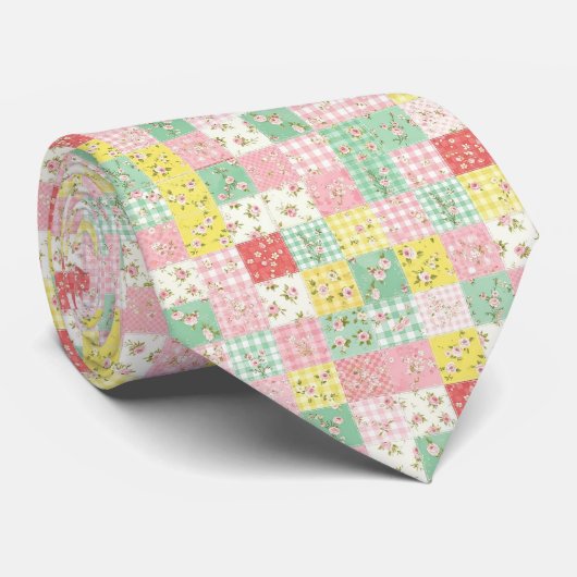 Pastell-Patchwork-Blumen-Gingham-Vintage-Cottage Krawatte (Gerollt)