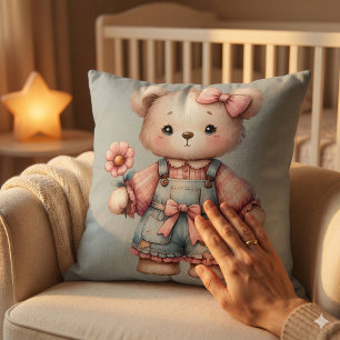 Pastell-Teddybär hält Blume und trägt Overall Kissen