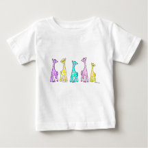 Pastellbaby-Giraffen in einem Reihen-Baby-T -