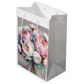 Pastellbeine, von Natasha Us Mittlere Geschenktüte (Rückseite Schrägansicht)