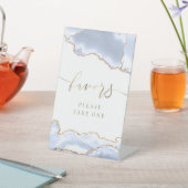 Pastellblau-Age begünstigt das Schild "Pedestal" (In SItu)