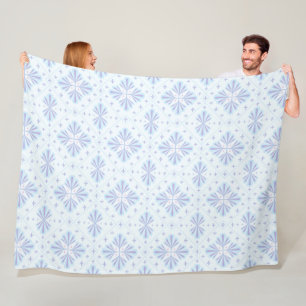 Pastellblau geometrisches Blumenmuster Fleecedecke