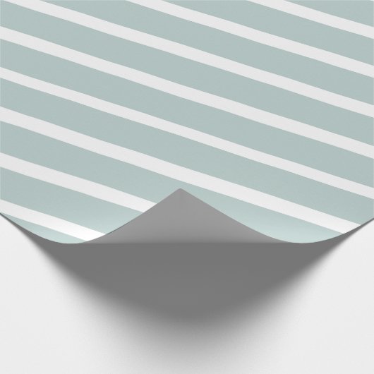 Pastellblau, weißes Diagonal Streifen Muster Gesch Geschenkpapier (Ecke)