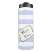 Pastellblaue Streifen auf beliebiger Farbe eines T Thermosbecher (Vorderseite)
