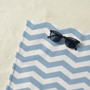 Pastellblaue Zickzack-Streifen-Geometrie Strandtuch
