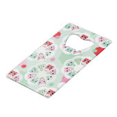 PastellBlumeneulen-Hintergrundmuster Kreditkarten Flaschenöffner (Rückseite Schrägansicht)