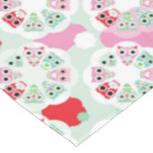 PastellBlumeneulen-Hintergrundmuster Tischdecke (Schrägansicht)