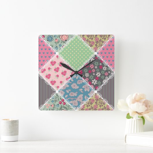 Pastellblumensteppdecken-Quadrate Quadratische Wanduhr (Zuhause)