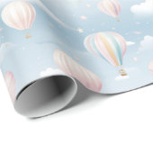 Pastellfarben Heißluftballons auf blauem Himmel Geschenkpapier (Rolleneckpunkt)