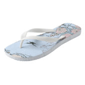 Pastellfarben im asiatischen Stil, rosa Lilien und Badesandalen (Schrägansicht)