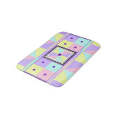 Pastellfarben & lila Herzen schlagen Badematte (Schrägansicht)