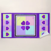 Pastellfarben & lila Herzen schlagen Strandtuch (Vorderseite)