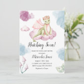 Pastellfarben Wasserfarbendrache auf rosa Wolke Einladung (Stehend Vorderseite)