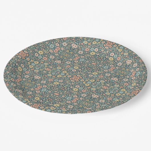 Pastellfarbene Blume mit dunklem Hintergrund Pappteller (Schrägansicht)