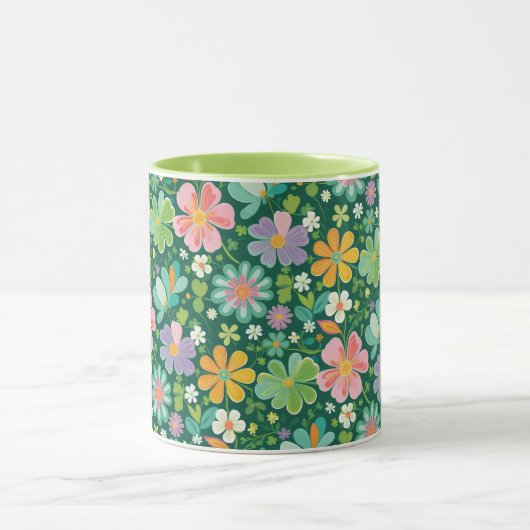 Pastellfarbene Wildblumen in rosa, Lila orange und Tasse (Zentrum)