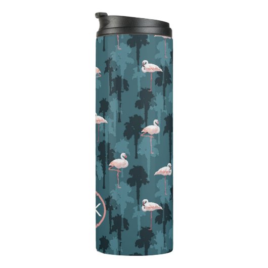 Pastellflamingos auf aquamarinem | Monogramm Thermosbecher (Nach rechts gedreht)