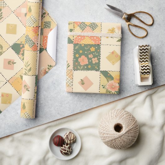 Pastellgelber Pfirsich-Quilt Gingham-Punkte Geschenkpapier (Basteln)