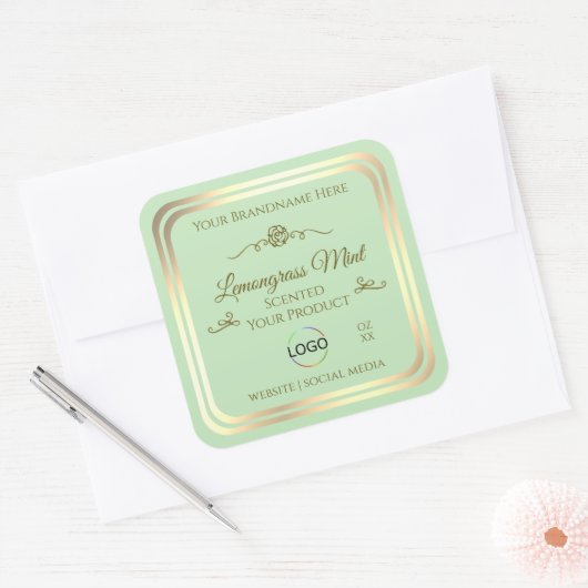 Pastellgrün Etikett Gold Rahmen mit Logo Quadratischer Aufkleber (Umschlag)