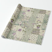 Pastellgrüne Fliederdecke Erdiges Gingham-Patchwor Geschenkpapier (Ungerollt)