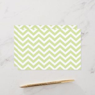 Pastellgrüne und weiße Chevron-Hochzeitskarte
