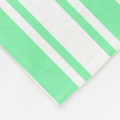 Pastellgrüne und weiße Süßigkeiten Fleecedecke (Ecke)