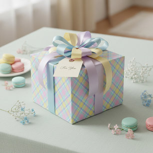 Pastellkariertes Geschenkpapier