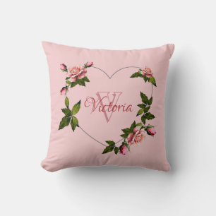 Pastellpetalen: Rosafarbenes Floral Kissen