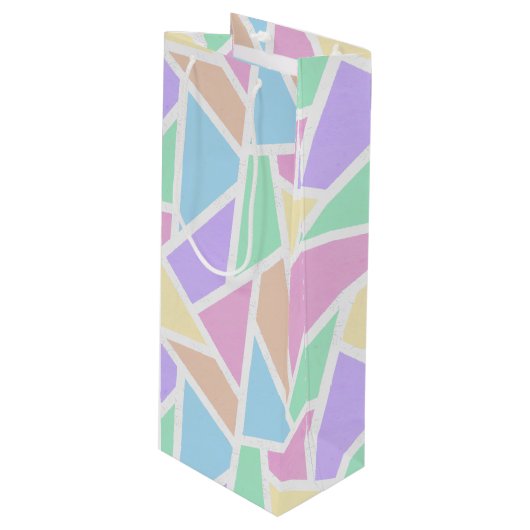 Pastellregenbogenmosaik Geschenktüte Für Weinflaschen (Vorderseite Schrägansicht)