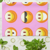 Pastellrosa Emoji Handtuch (Gefaltet)