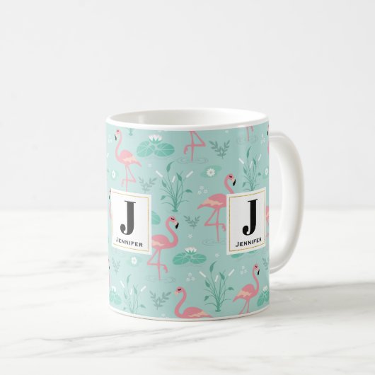 Pastellrosa Flamingos Grünes Muster Monogramm Kaffeetasse (VorderseiteRechts)