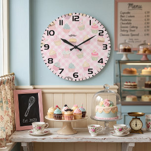 Pastellrosa Gingham Süße Cupcakes Muster Große Wanduhr