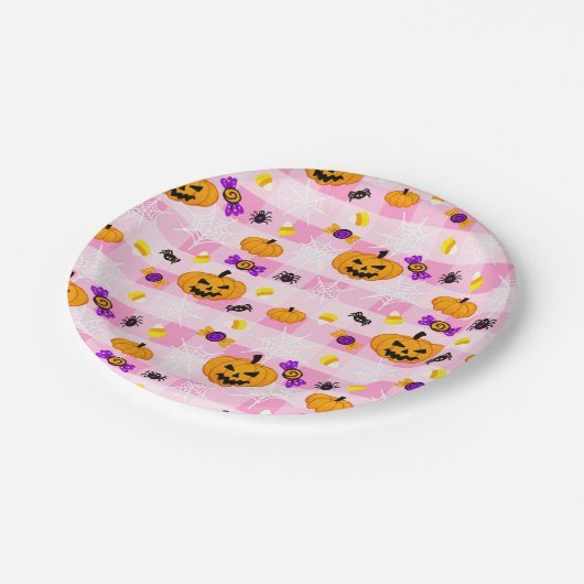 Pastellrosa Halloween-Muster Pappteller (Schrägansicht)